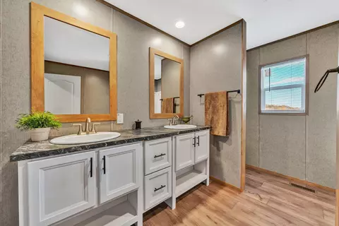 2284 Lipscomb Rd, Moneta, VA 24121 photo 20
