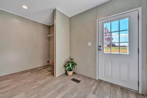 2098 Lipscomb Rd, Moneta, VA 24121 photo 16