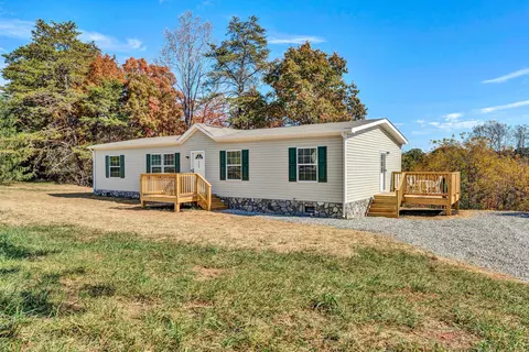 2098 Lipscomb Rd, Moneta, VA 24121 photo 3