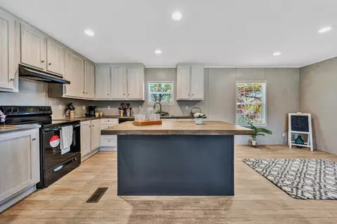 2098 Lipscomb Rd, Moneta, VA 24121 photo 7