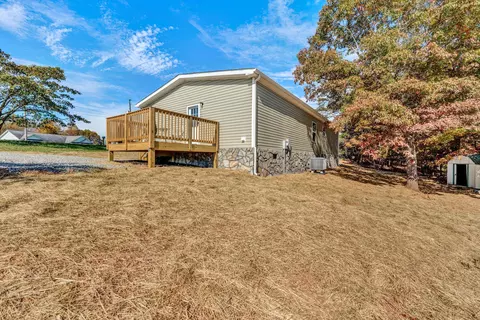 2098 Lipscomb Rd, Moneta, VA 24121 photo 26