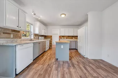 704 Mountain Meadow Dr, Vinton, VA 24179 photo 9