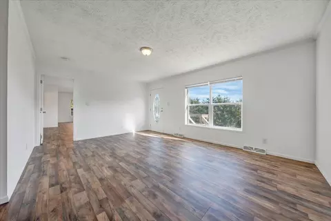 704 Mountain Meadow Dr, Vinton, VA 24179 photo 3