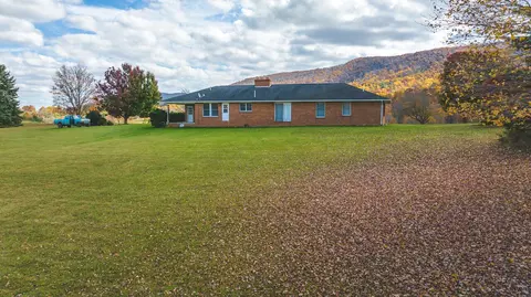 2103 Ridgeview Rd NW, Floyd, VA 24091 photo 8
