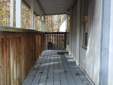 203 Lands End Trl, Moneta, VA 24121