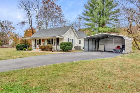 5118 Waldon Ln, Salem, VA 24153