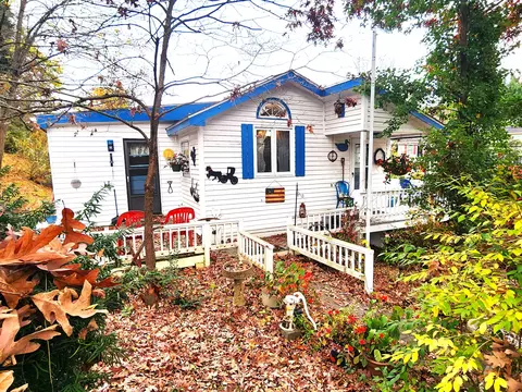 520 School Ln, Christiansburg, VA 24073
