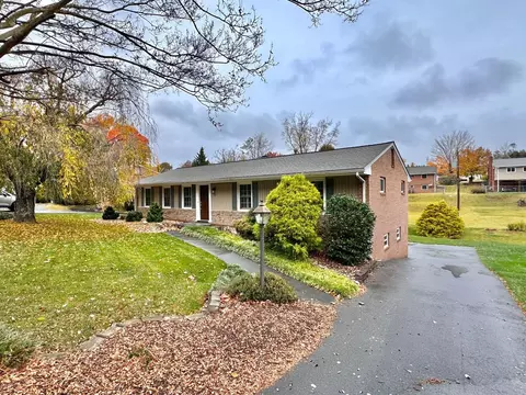 5315 Cave Spring Ln, Roanoke, VA 24018 photo 4