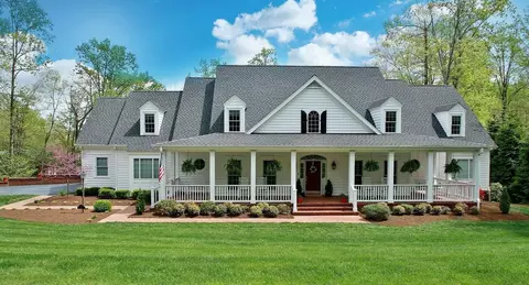70 Upland Shores Dr, Penhook, VA 24137