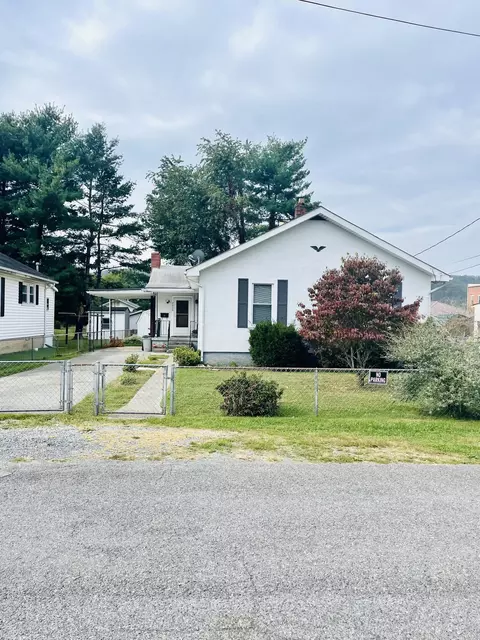 2030 S Jefferson Ave, Covington, VA 24426