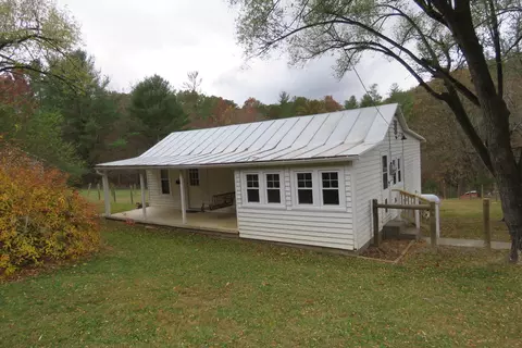 1927 Craig Valley Dr, New Castle, VA 24127
