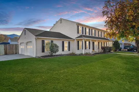 1704 Mill Pond Dr, Salem, VA 24153