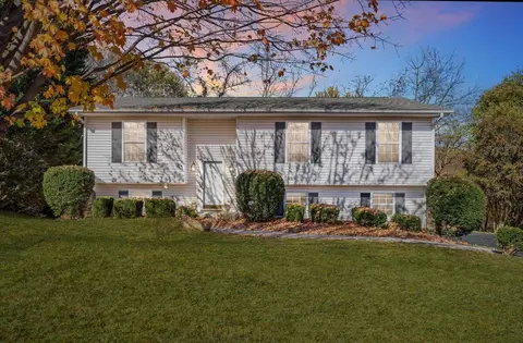 62 Gala Cir, Roanoke, VA 24019