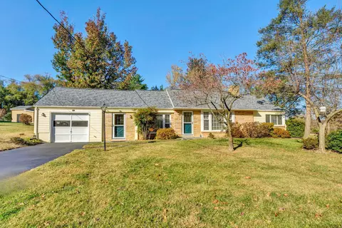 1031 Homestead Dr, Salem, VA 24153