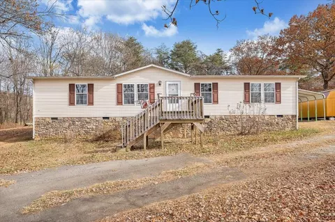 1629 Jeters Chapel Rd, Vinton, VA 24179