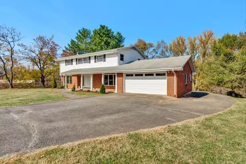 101 Woodmere Dr, Vinton, VA 24179 photo 2