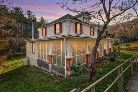 321 Mountainaire Rd, Boones Mill, VA 24065