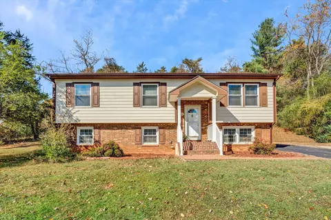 3972 Lark Cir, Roanoke, VA 24018