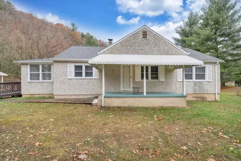 62 Back Run Rd, Natural Bridge Station, VA 24579