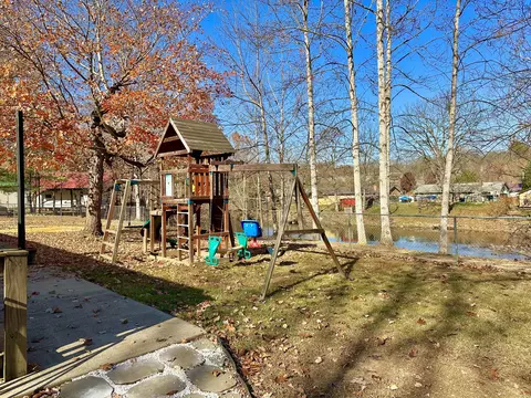 109 N River Rd, Covington, VA 24426 photo 9
