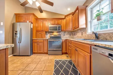 1748 Meadows Rd, Vinton, VA 24179 photo 12