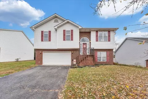 1748 Meadows Rd, Vinton, VA 24179 photo 2