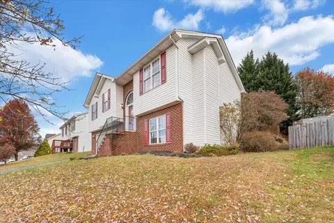 1748 Meadows Rd, Vinton, VA 24179 photo 4