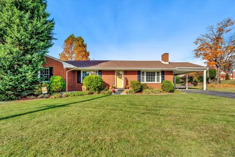 311 Valleydale Ave, Salem, VA 24153