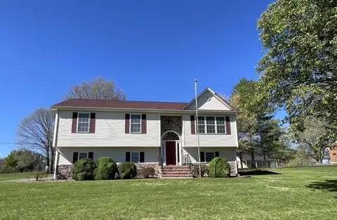1019 Windhurst Dr, Hardy, VA 24101