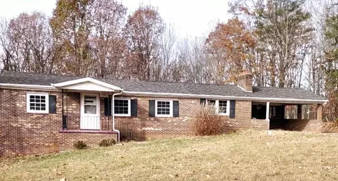 1900 Chestnut Knob Rd, Martinsville, VA 24112
