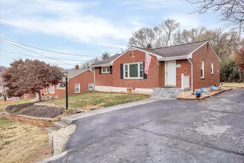 4301 Longwood Ave NW, Roanoke, VA 24017