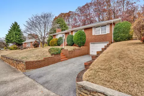 3717 Greenland Ave NW, Roanoke, VA 24012