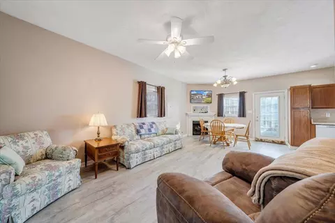 495 3rd St, Buchanan, VA 24066 photo 4