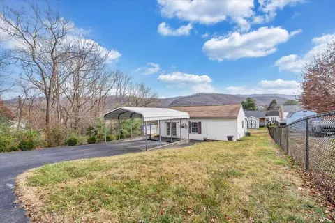 495 3rd St, Buchanan, VA 24066 photo 22