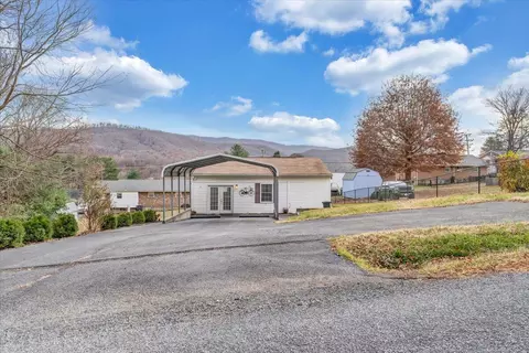 495 3rd St, Buchanan, VA 24066 photo 25