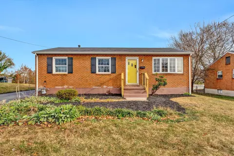 508 E Augusta Ave, Vinton, VA 24179