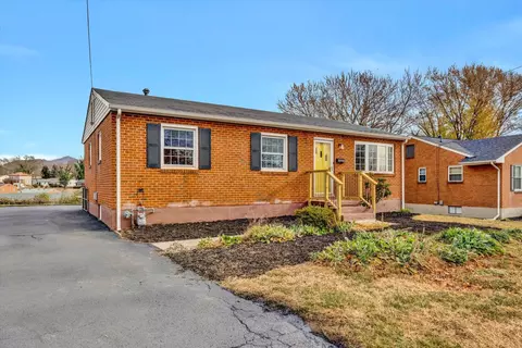 508 E Augusta Ave, Vinton, VA 24179 photo 2