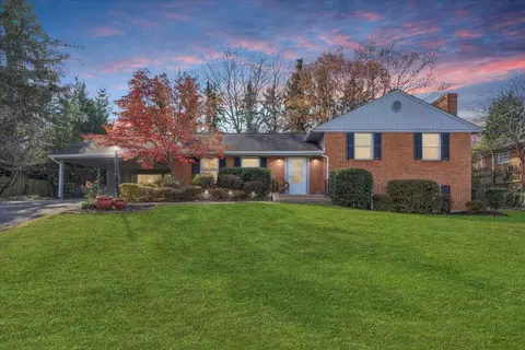 2223 Pelham Dr, Roanoke, VA 24018