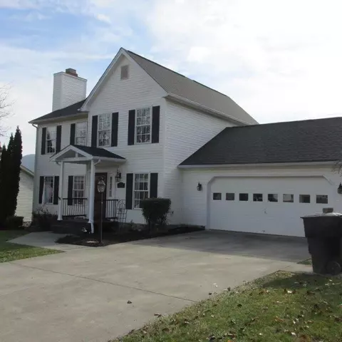 5011 Orchard Park Dr, Roanoke, VA 24019