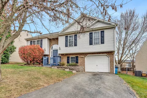 4739 W Vale Rd NE, Roanoke, VA 24019