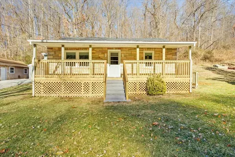 187 Spring Hollow Rd, Troutville, VA 24175