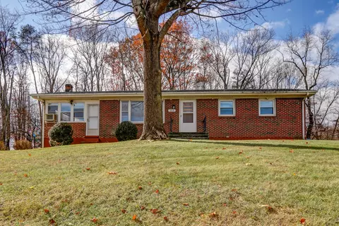 3518 Randall Dr, Roanoke, VA 24014