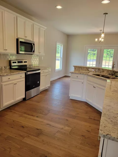 118 Simms Dr, Salem, VA 24153 photo 2