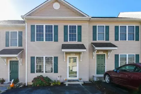 6648 Village Green Dr, Roanoke, VA 24019