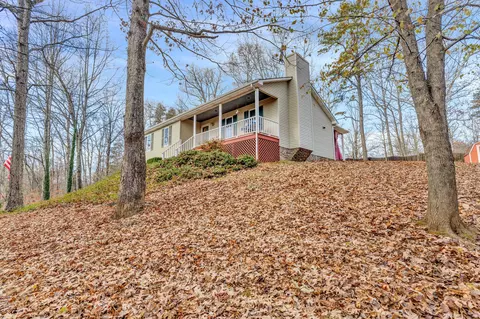 111 Trapper Ln, Vinton, VA 24179 photo 2