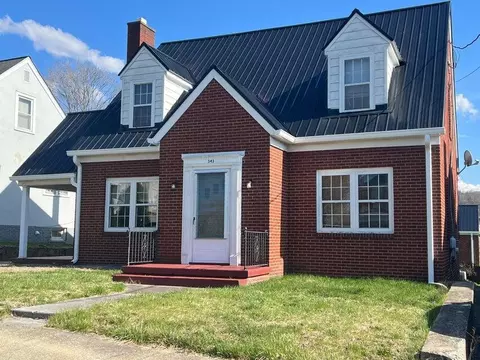 343 E Fudge St, Covington, VA 24426 photo 3