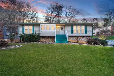 5960 Merriman Rd, Roanoke, VA 24018
