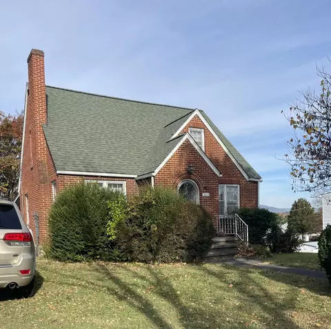 5011 Pleasant Hill Dr, Roanoke, VA 24018