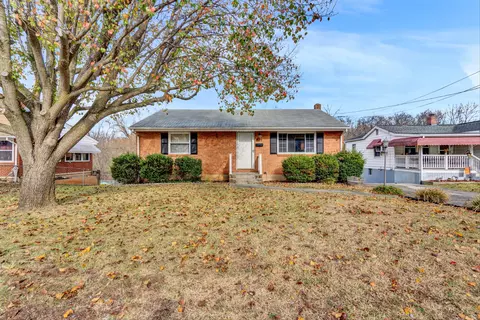 928 E Cleveland Ave, Vinton, VA 24179