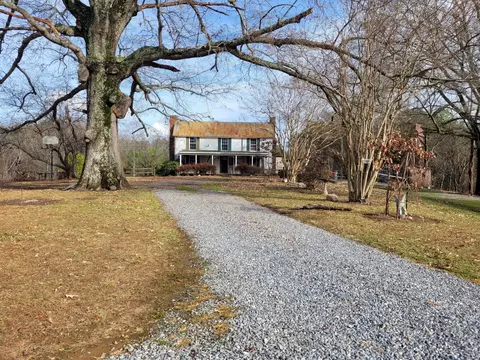 1215 Dudley Rd, Moneta, VA 24121